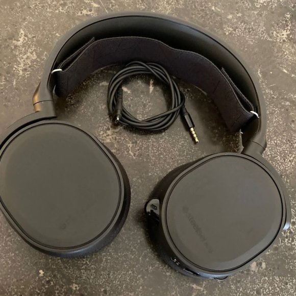 SteelSeries arctic 3 2019 console edition - Picture 1 of 3